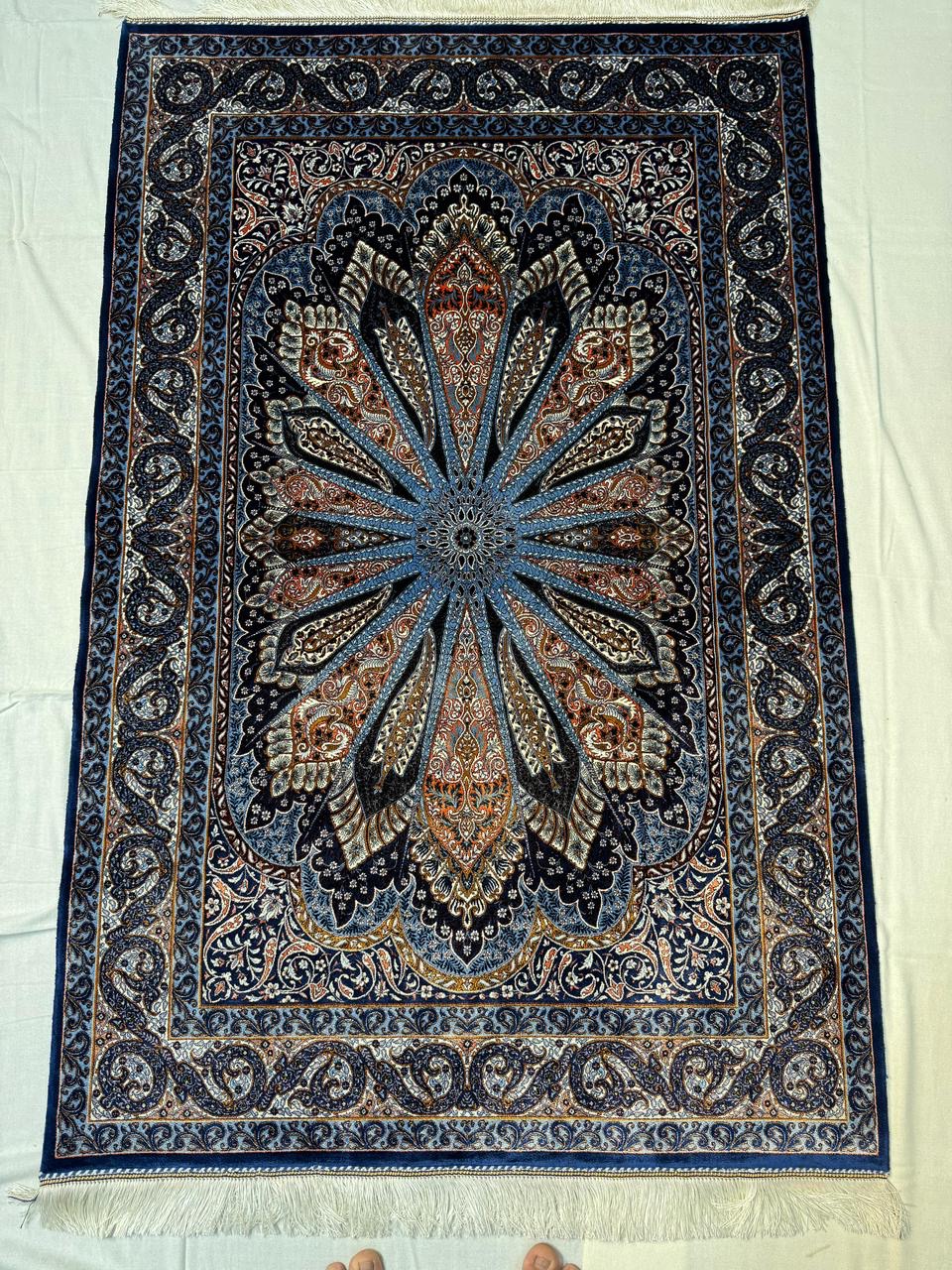 Iran made silk Carpet 100% fine silk, Dimension: 3X5 feet, Double knot with 1500 Reads. Hand and Machine, Made in Iran. - Image 5