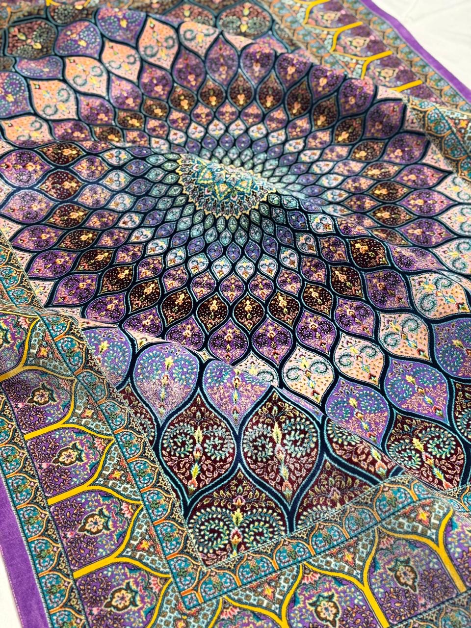 Iran made silk Carpet 100% fine silk, Dimension: 3X5 feet, Double knot with 1500 Reads. Hand and Machine, Made in Iran. - Image 5