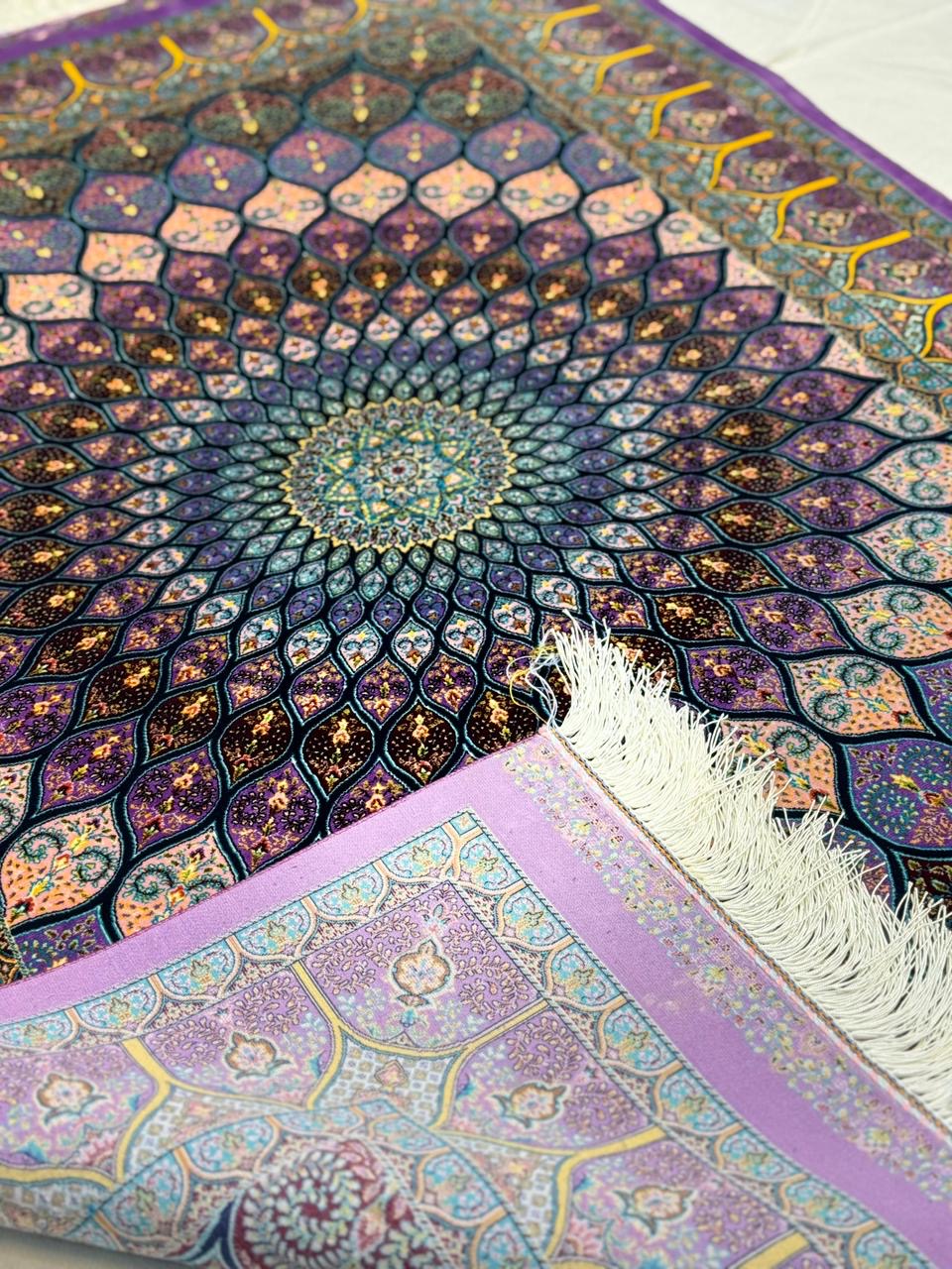 Iran made silk Carpet 100% fine silk, Dimension: 3X5 feet, Double knot with 1500 Reads. Hand and Machine, Made in Iran. - Image 3