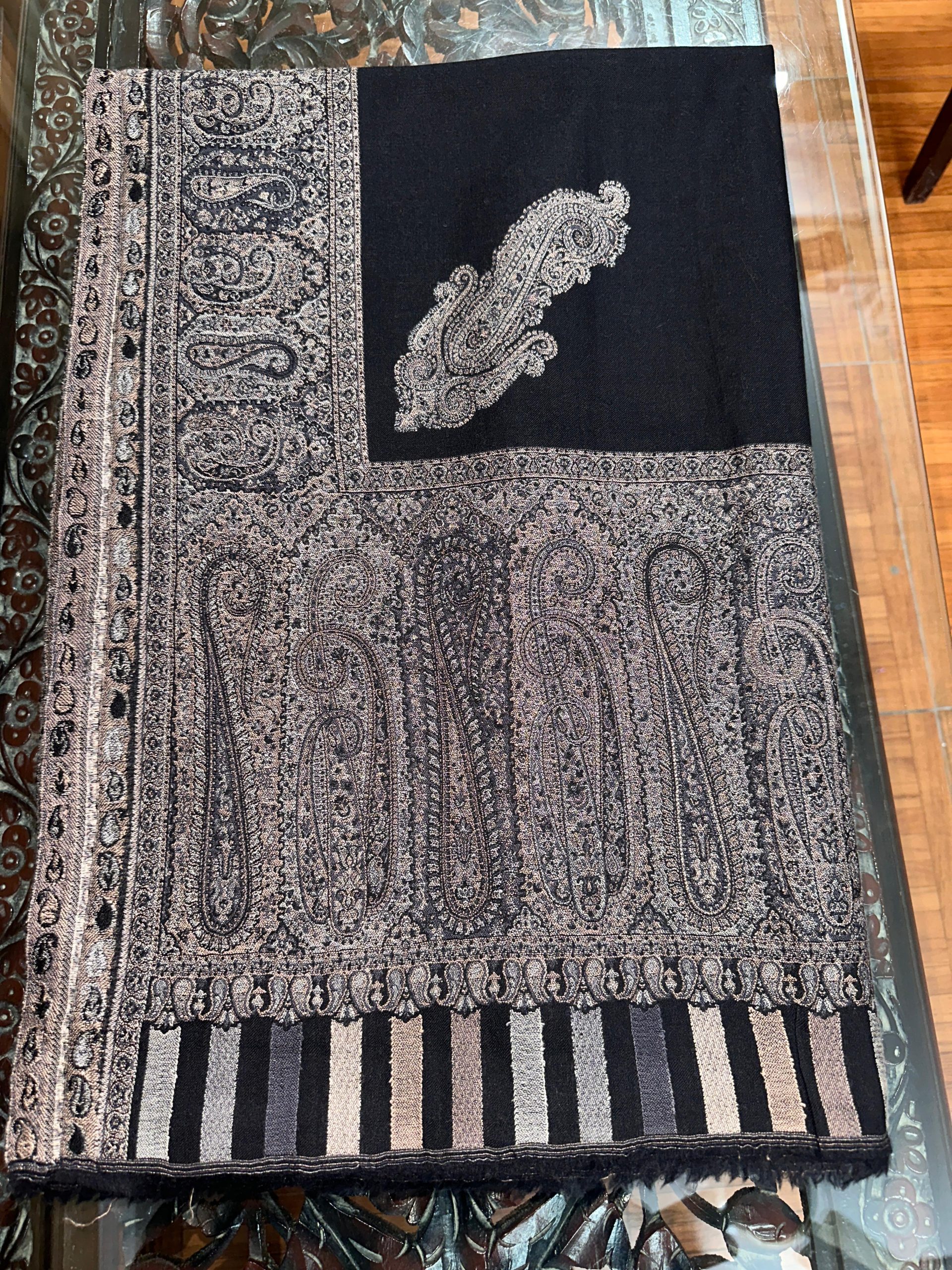 Understated Grandeur: Black Pashmina Shawl with Fine Kaani Border - Image 3