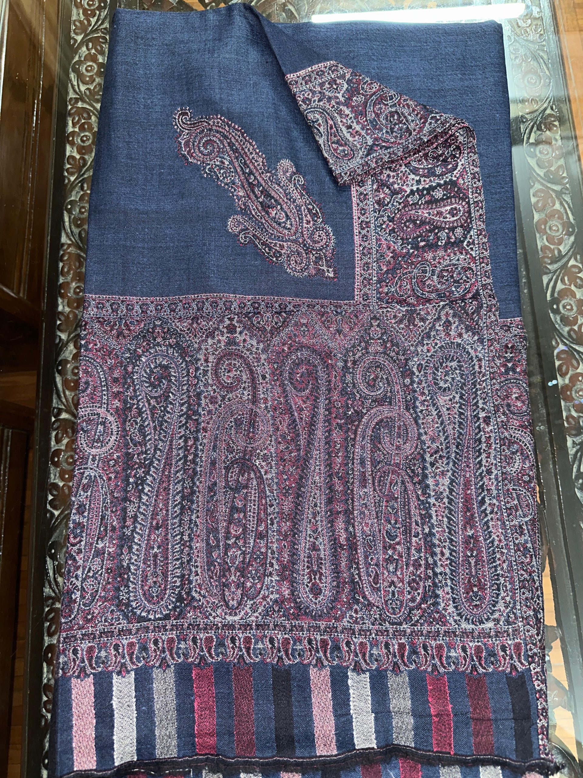 Understated Grandeur: Black Pashmina Shawl with Fine Kaani Border - Image 4