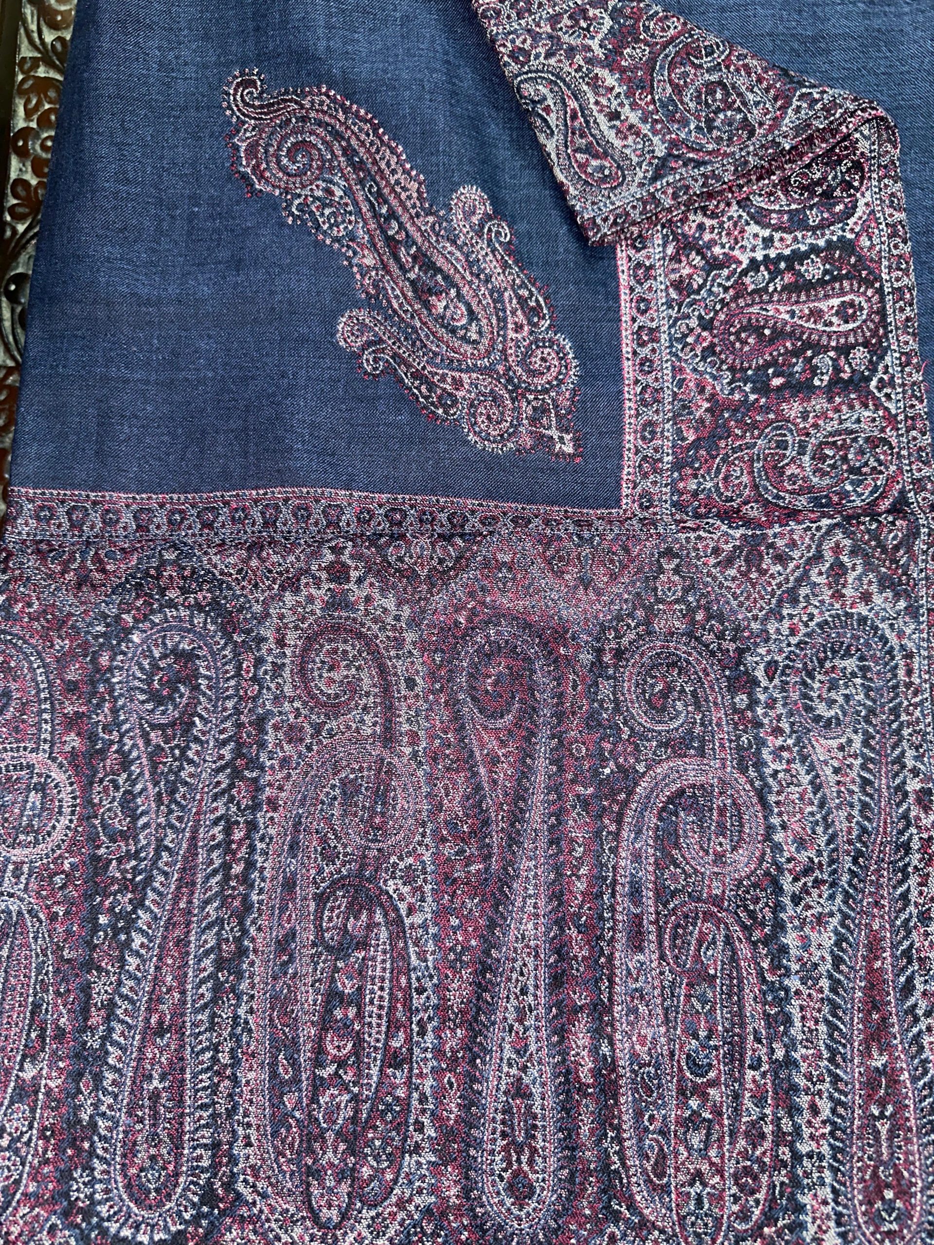 Understated Grandeur: Black Pashmina Shawl with Fine Kaani Border - Image 5